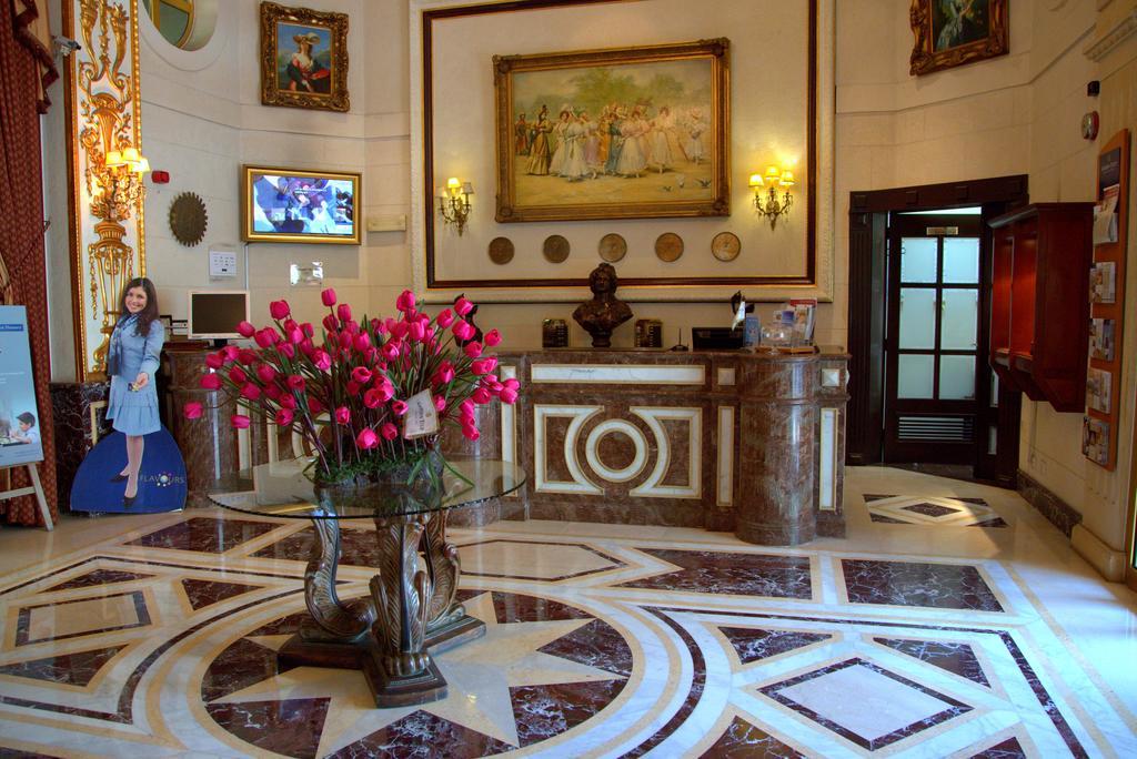 Serenada Golden Palace - Boutique Hotel Beirut Exterior photo